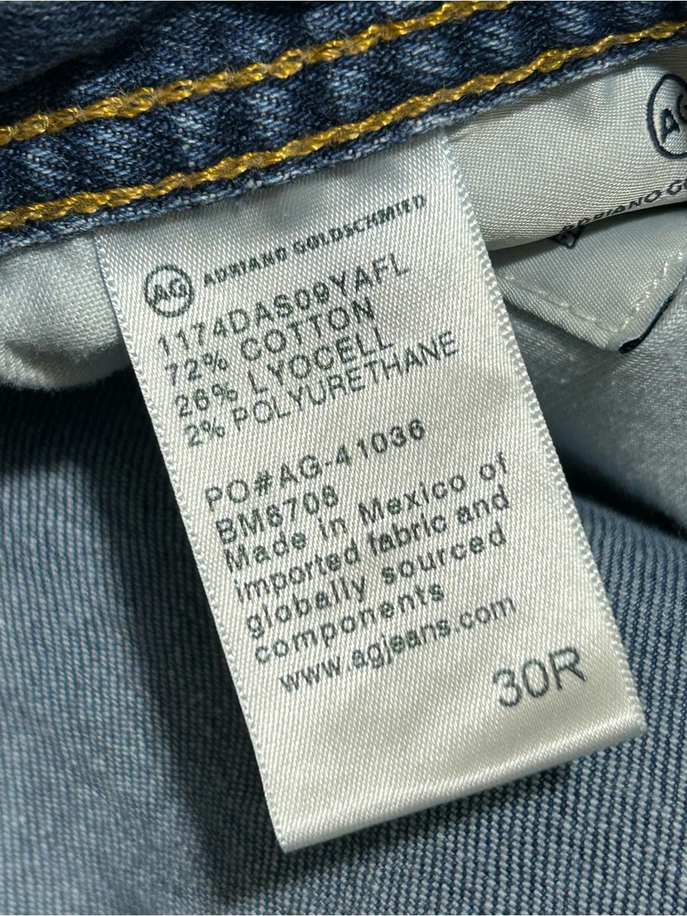 AG Jeans The Graduate Tailored Leg 30R - Picture 7 of 7